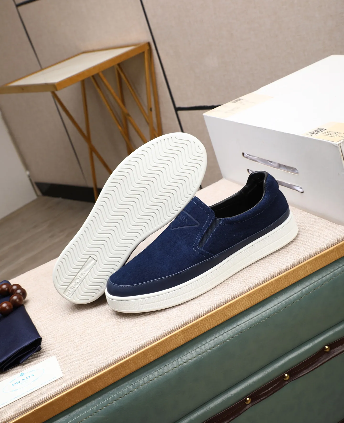 Men's men's shoes 💰440 🌹🌹[PRADA—Prada] latest model 🙈original replica! 👟👟👟Available here. The workmanship is top-notch. The upper is made of Italian 🇮🇹Imported calfskin. ❗️Breathable genuine leather lining @Suitable for travel. The original version has an enlarged engraved sole, making it suitable for all kinds of travels, showing low-key luxury. Let quality speak for itself. Color: Size: 38-44